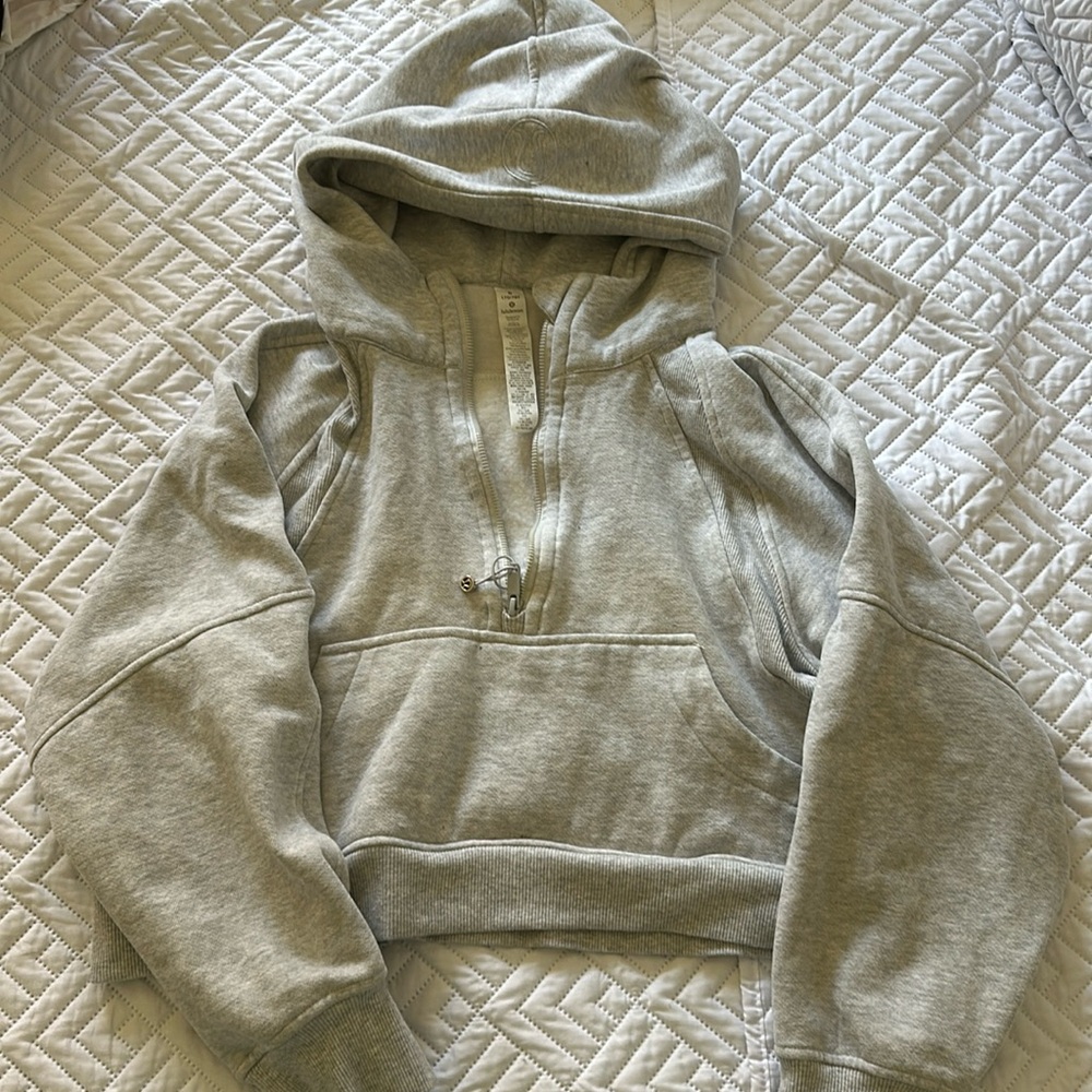 Lululemon crop light gray hoodie 8